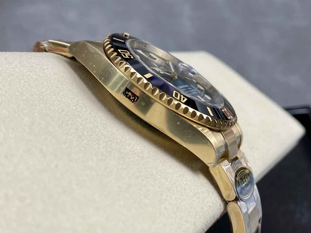 Clean Factory Rolex Submariner 126618LN – Premium Full Gold Black Submariner Replica - Image 4