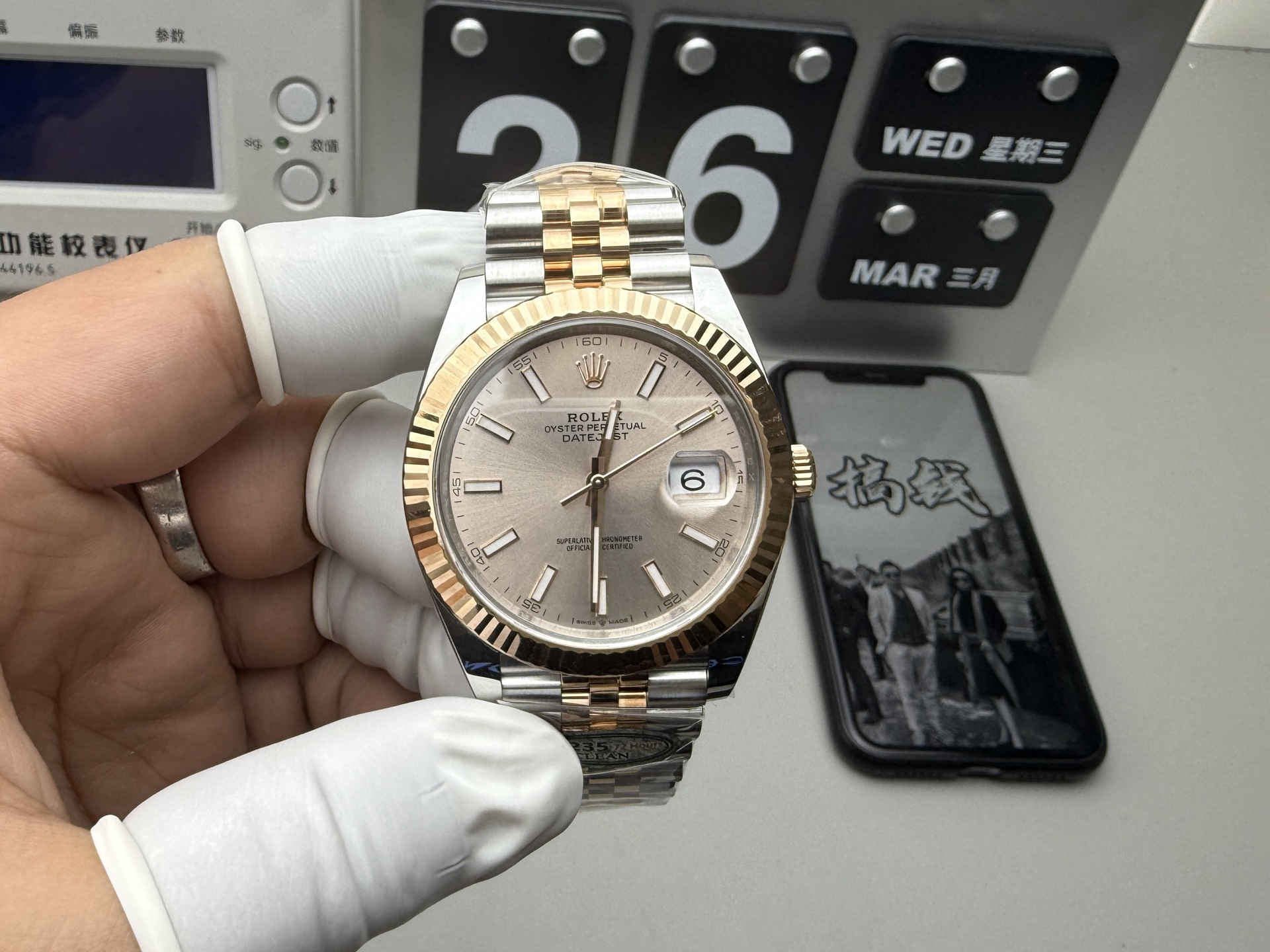 Clean Factory Datejust 126331 – Rose Gold & Steel 41mm Pink Dial Replica Watch