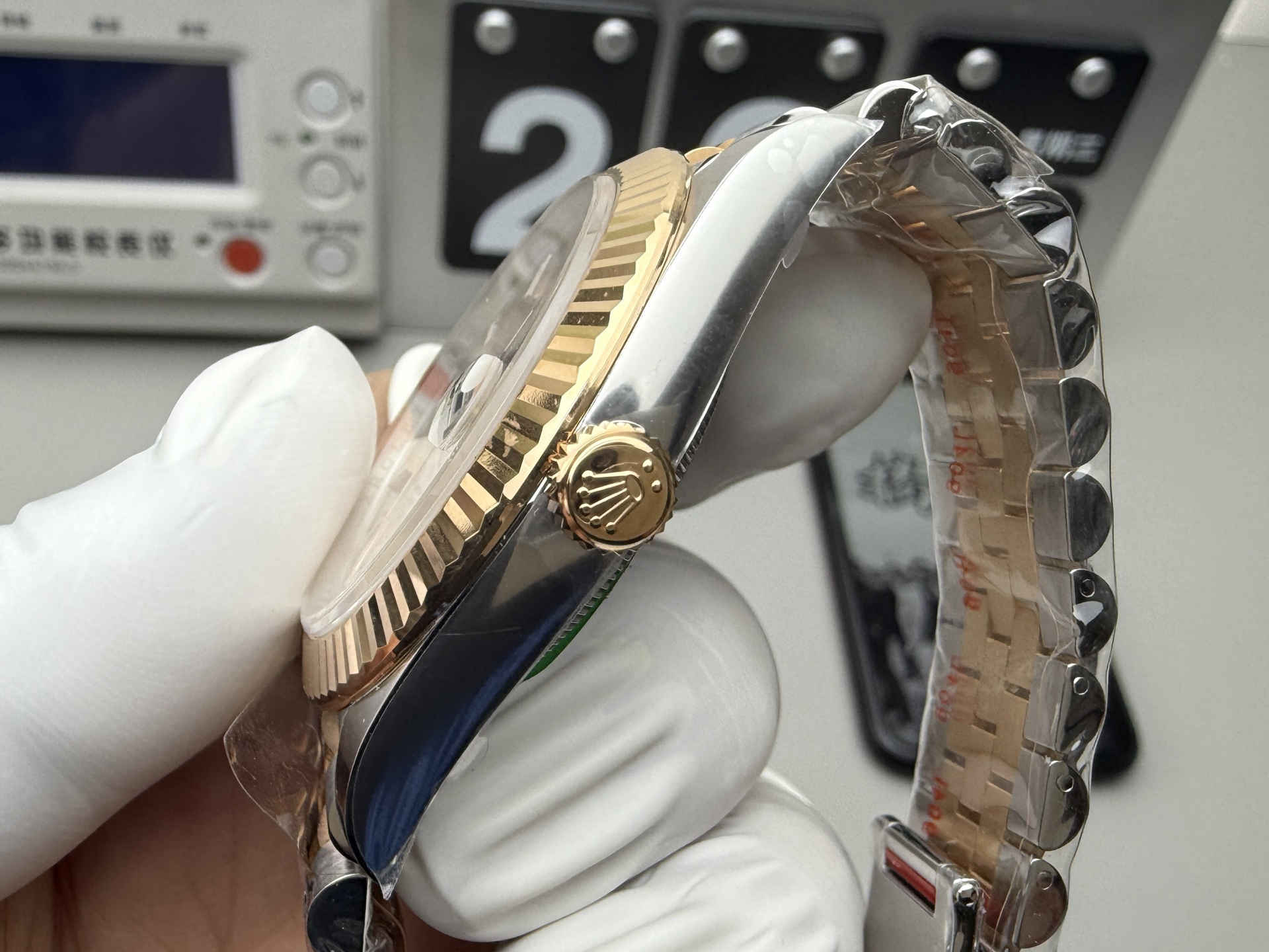 Clean Factory Datejust 126331 – Rose Gold & Steel 41mm Pink Dial Replica Watch - Image 8