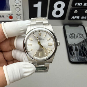 Clean Factory 124300-0001 – OP41 Silver Dial Replica with 3230 Movement