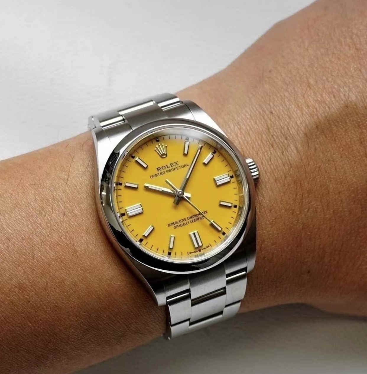 Clean Factory 134300-0007 – 41mm Yellow Dial Oyster Perpetual Replica - Image 5