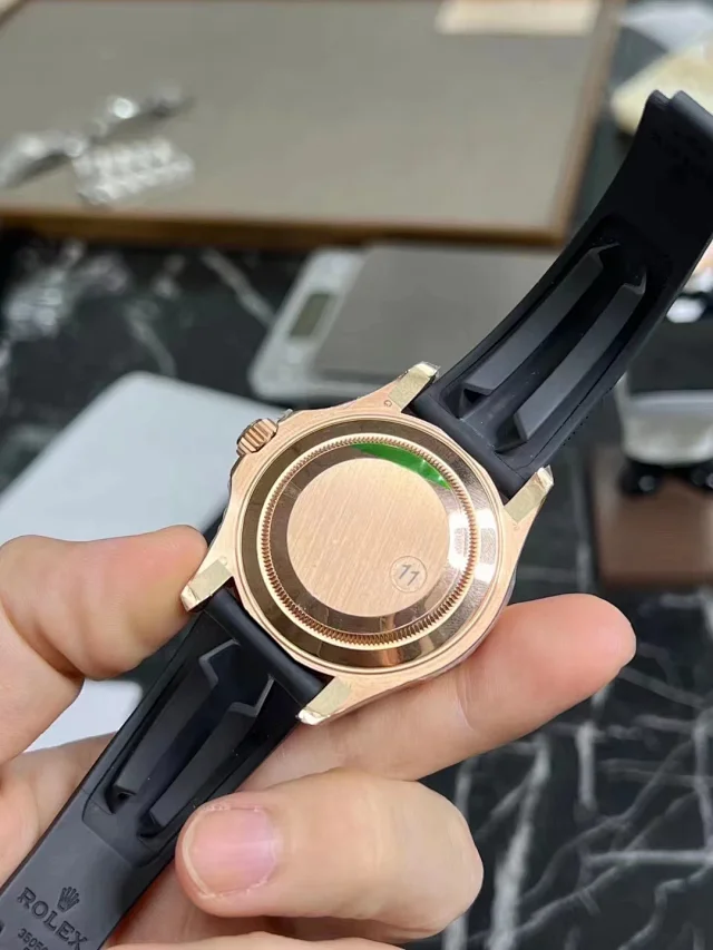 Replica Rolex Yacht Master 40 116695SATS – Rose Gold Candy Bezel VS Factory - Image 6