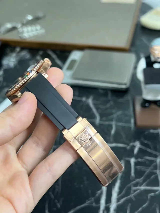 Replica Rolex Yacht Master 40 116695SATS – Rose Gold Candy Bezel VS Factory - Image 7