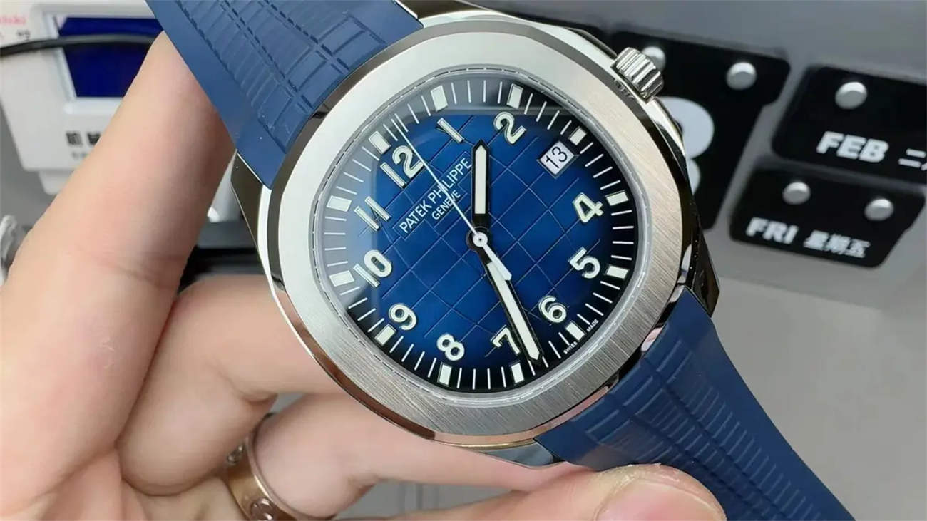 Patek Philippe Aquanaut 5168G Replica – Blue Dial, White Gold Case, 3K Factory Precision - Image 3