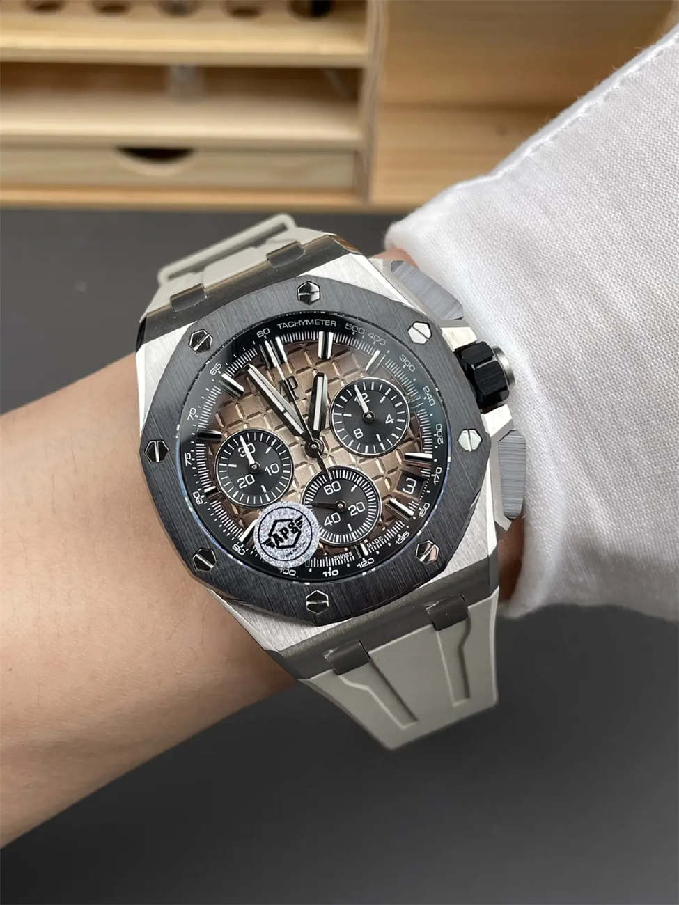 Audemars Piguet Royal Oak Replica – Precision Craftsmanship and Iconic Design - Image 2