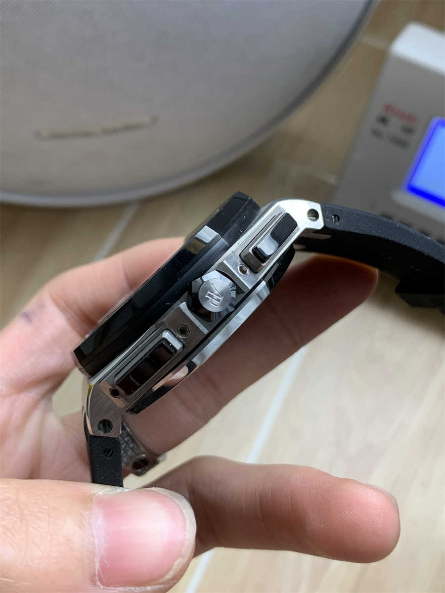 AP 26400IO Replica – APS Factory Royal Oak Offshore Titanium & Ceramic Chronograph - Image 5