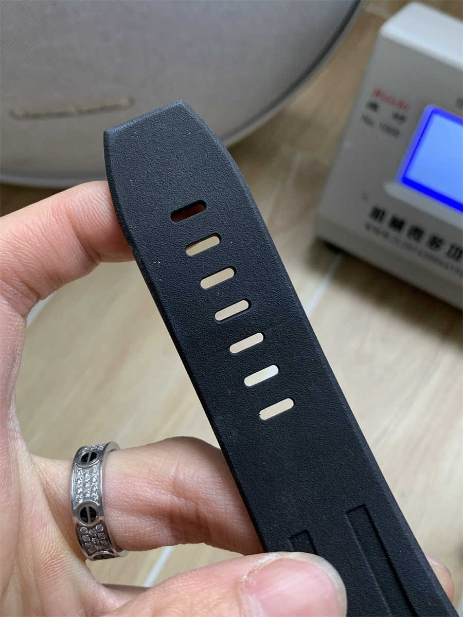 AP 26400IO Replica – APS Factory Royal Oak Offshore Titanium & Ceramic Chronograph - Image 8