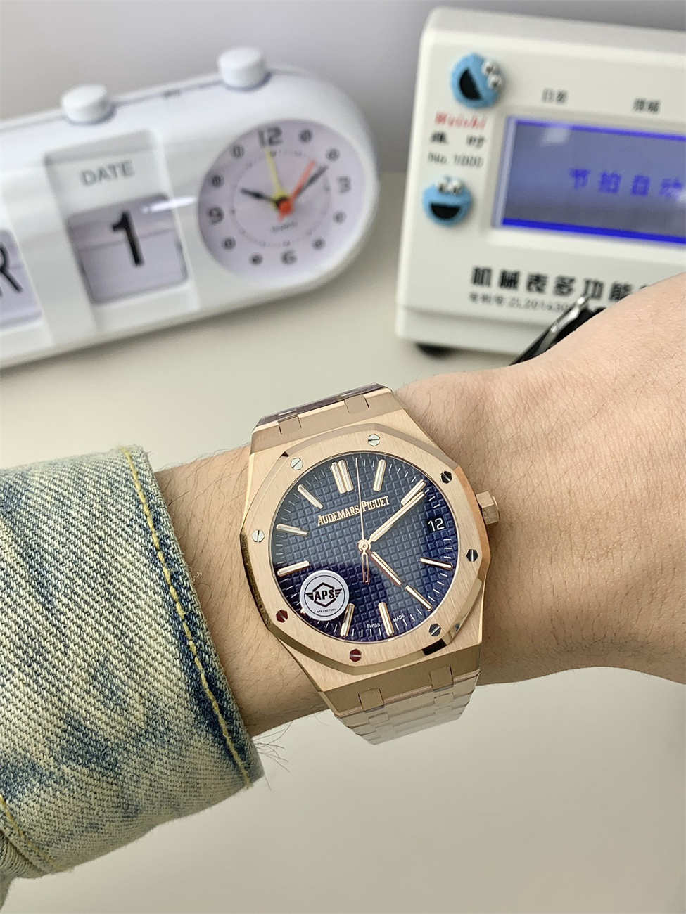 APS Factory AP 15510OR 1320OR 03 Replica – Royal Oak 41mm Rose Gold Blue Dial 4302 Integrated Movement - Image 2