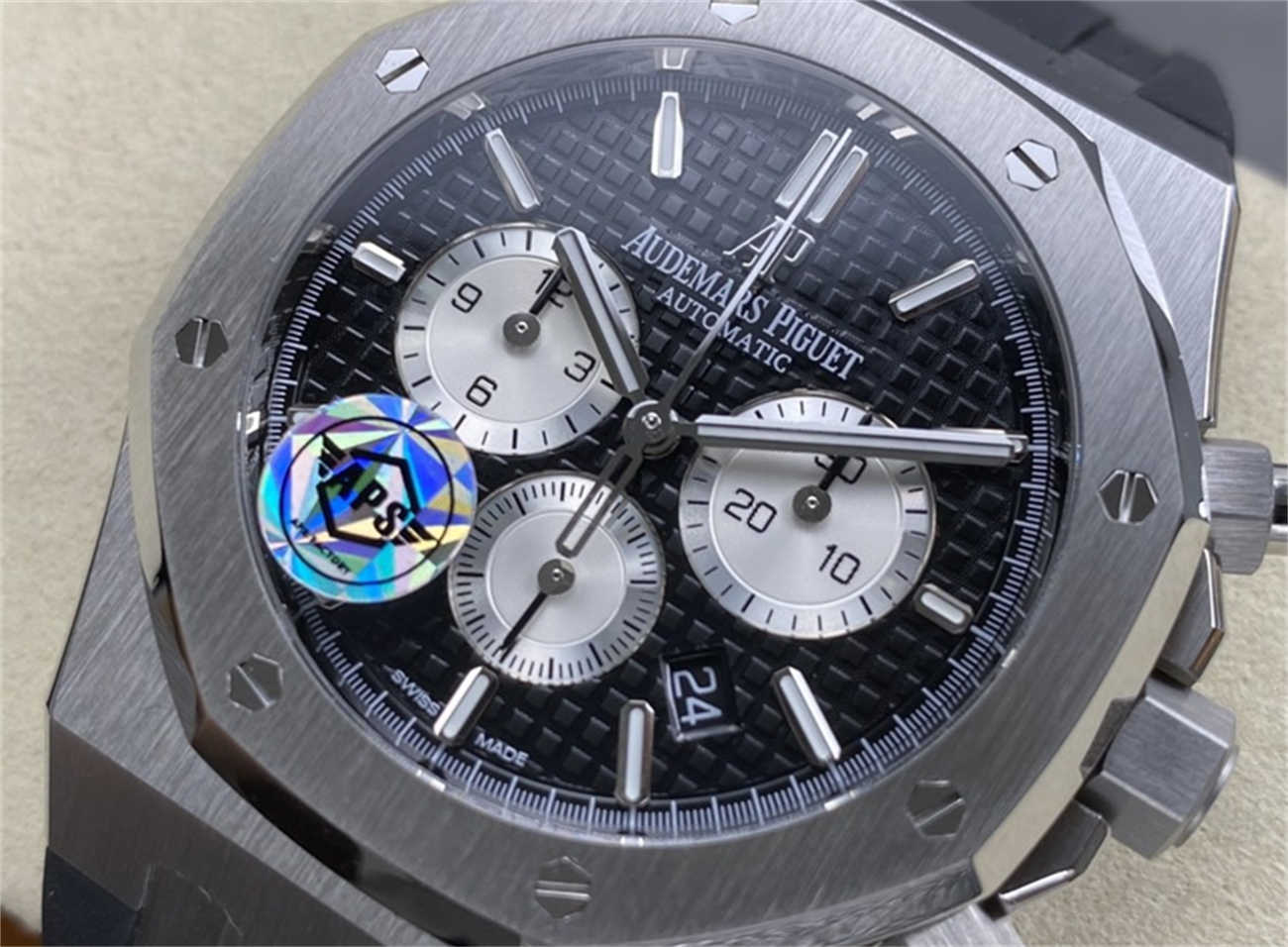 AP 26331 Replica (APS Factory) – Black Dial & Rubber Strap Edition - Image 3