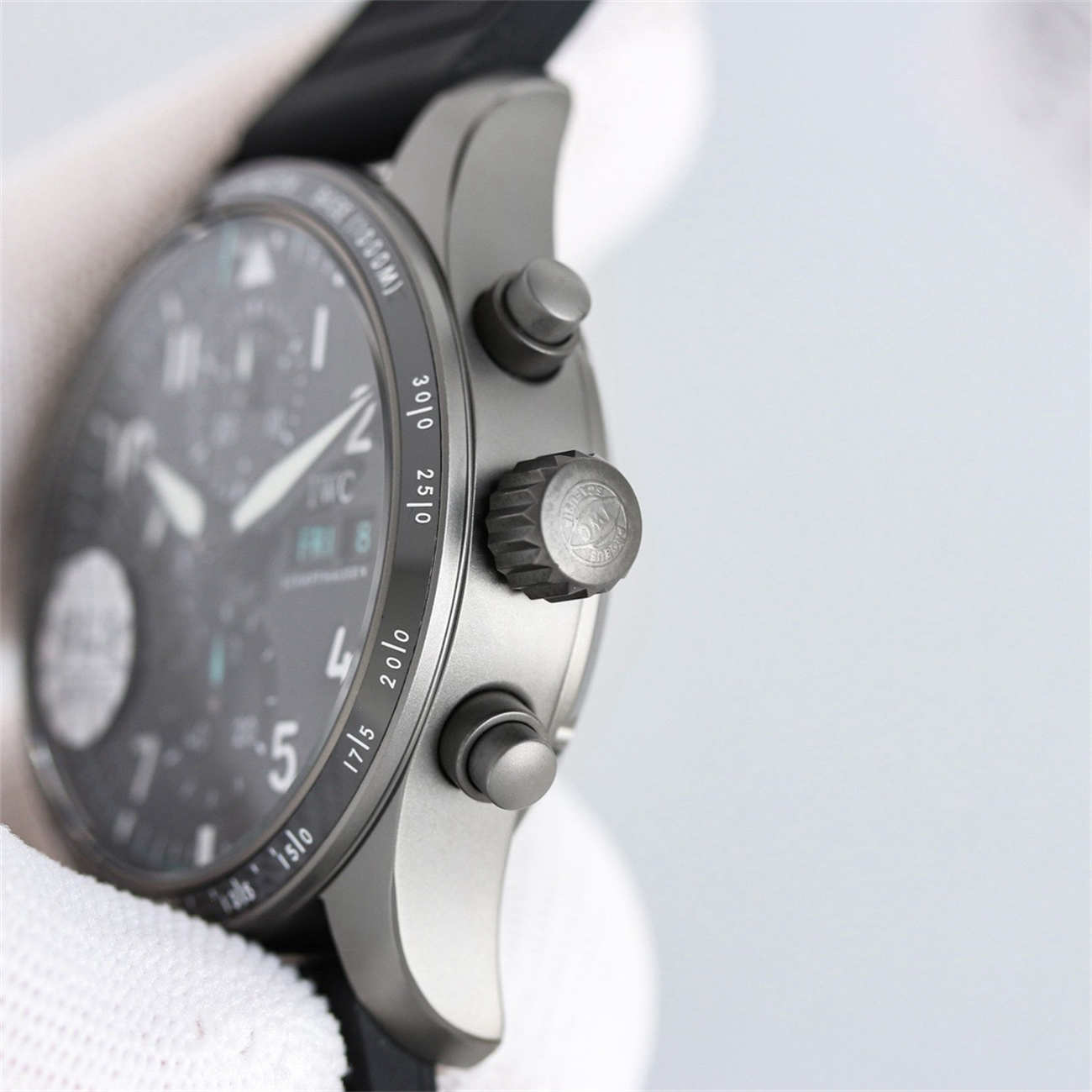 IWC Pilot IW388306 Replica – High Performance Chronograph Ceramic Bezel 41mm - Image 6