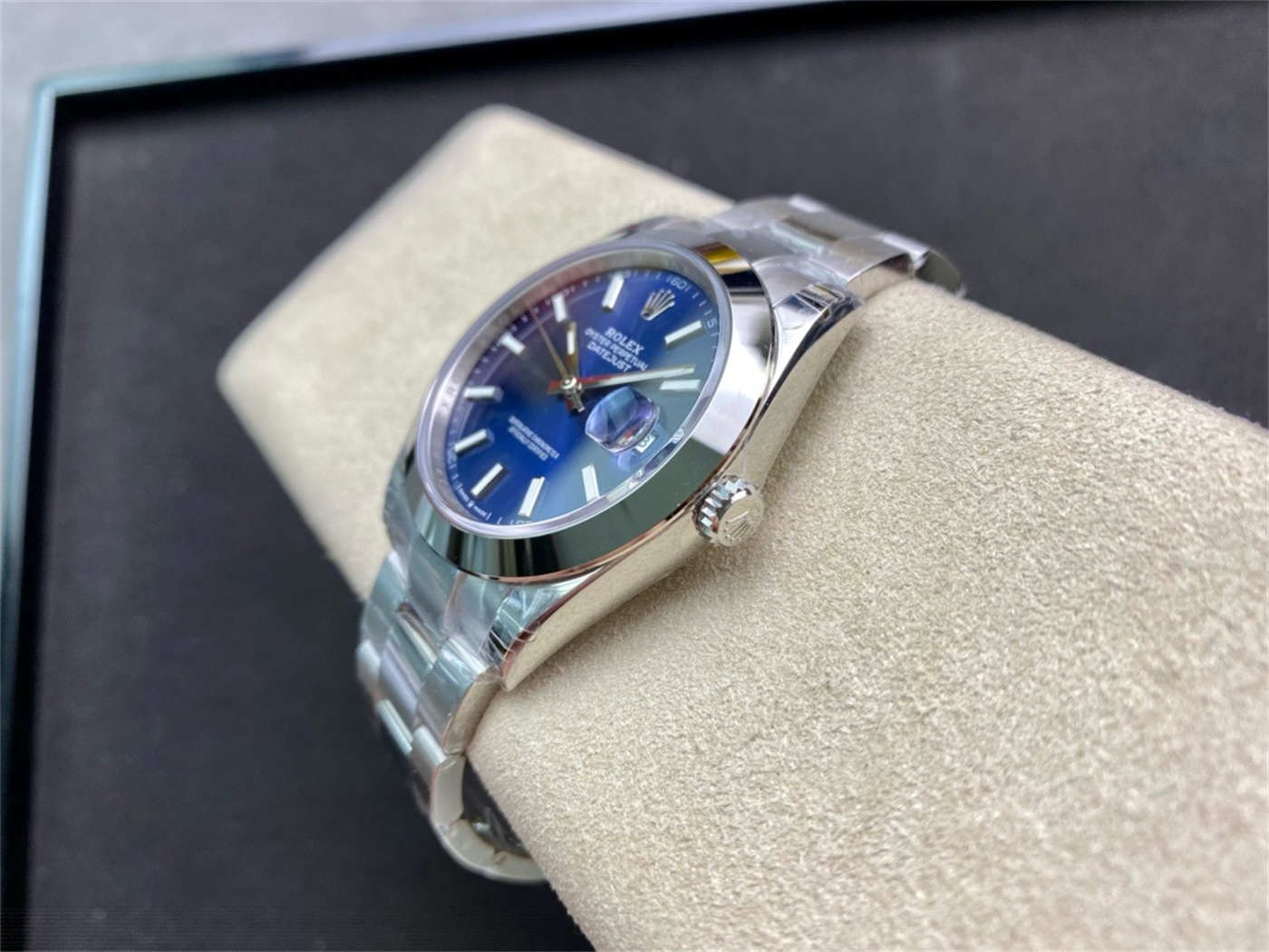 Rolex Datejust 41 Replica 126300 Blue Dial – VS Factory Review - Image 4
