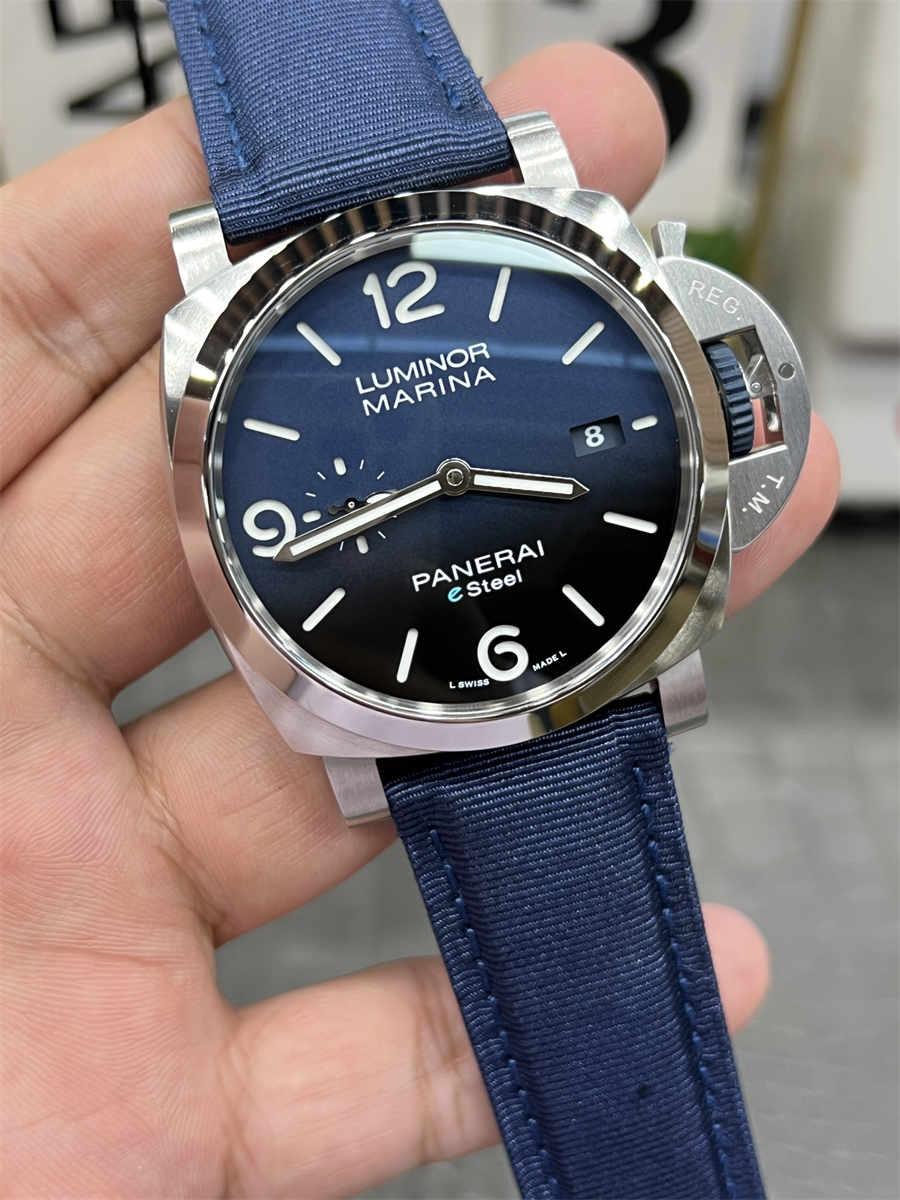 VSF Panerai PAM1157 – 44mm Luminor Marina Blue Dial Replica with P.9010 Clone Movement - Image 4