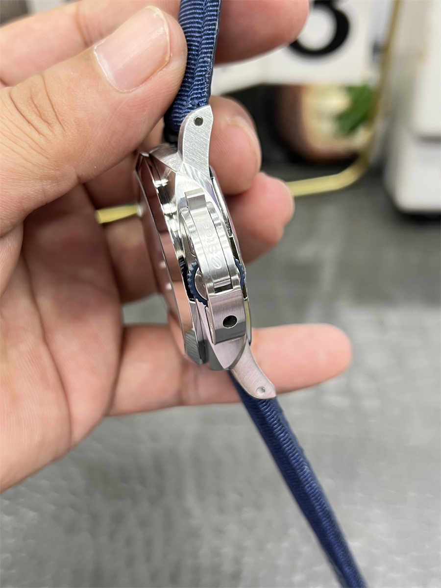 VSF Panerai PAM1157 – 44mm Luminor Marina Blue Dial Replica with P.9010 Clone Movement - Image 5