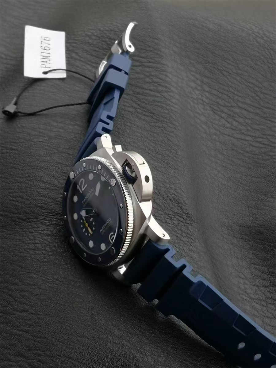 VSF Panerai PAM1676 – 44mm Submersible Mike Horn Limited Edition Replica - Image 5