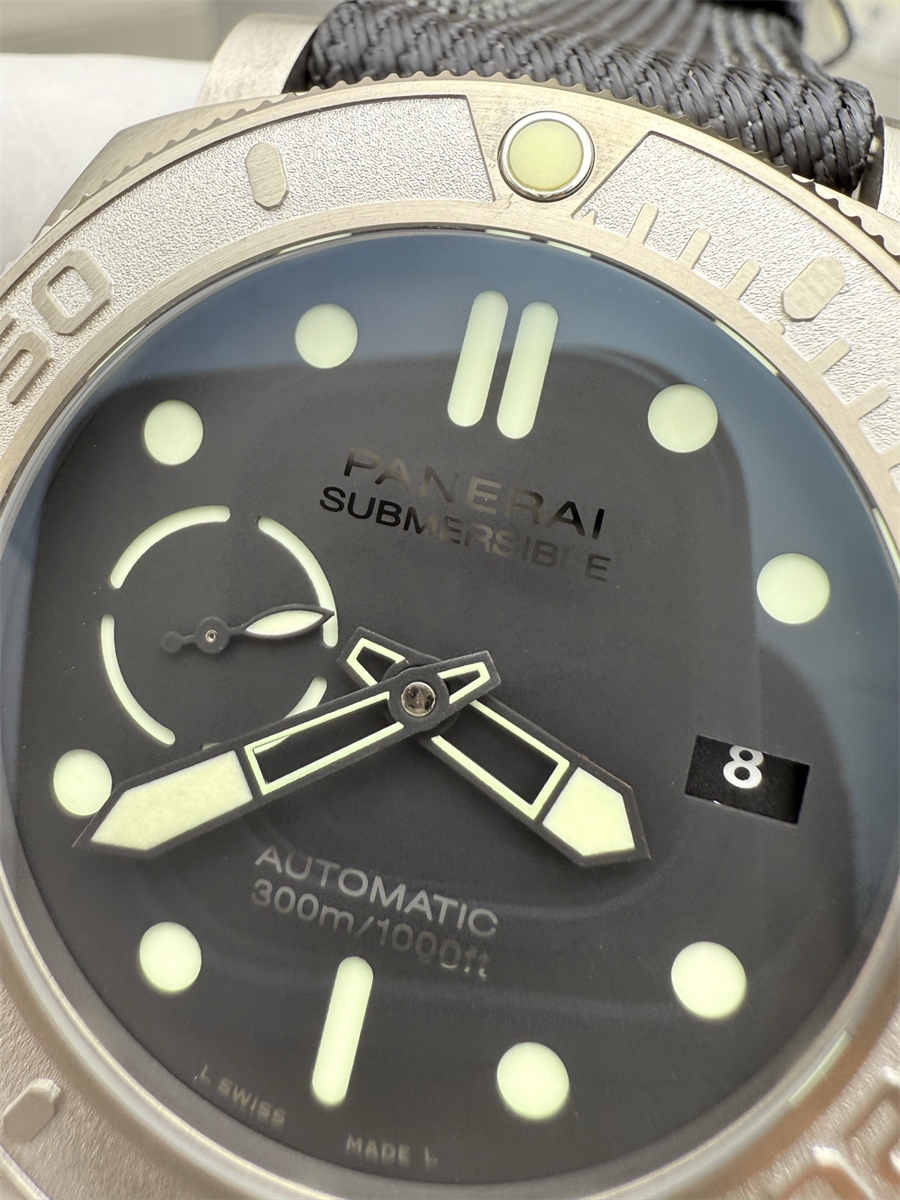 VSF Watches Panerai PAM984 – 47mm Titanium Submersible Super Clone - Image 5