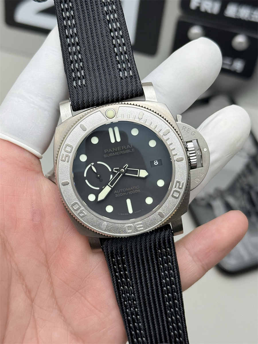 VSF Watches Panerai PAM984 – 47mm Titanium Submersible Super Clone - Image 2