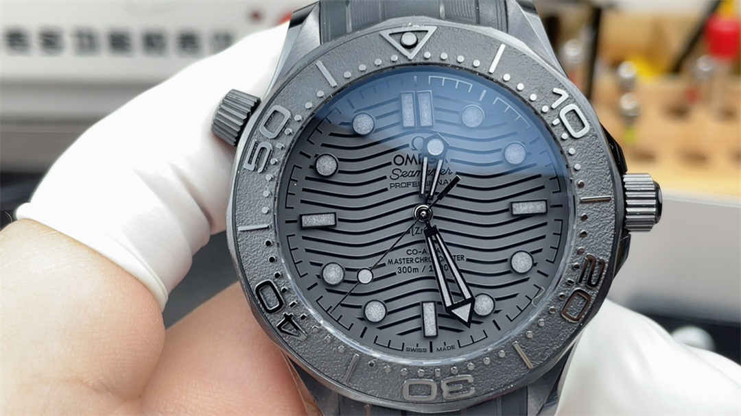 VSF Seamaster 300M Black Ceramic Replica – 43.5mm Full Black Diver Watch - Image 3