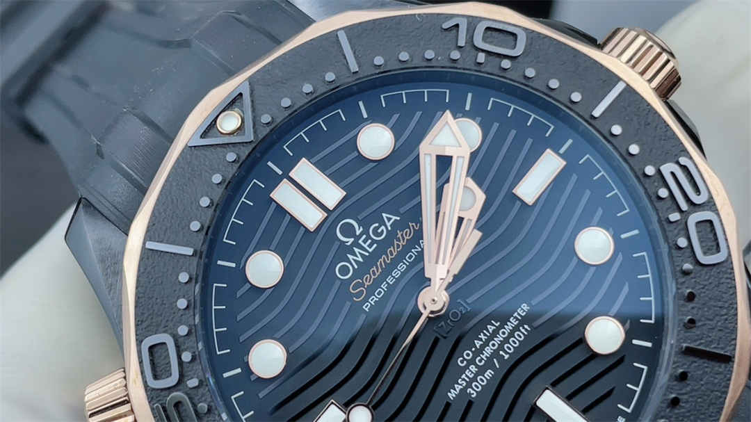 VSF Seamaster 300M Black & Rose Gold Replica – 43.5mm Diver Watch with Black Dial - Image 4