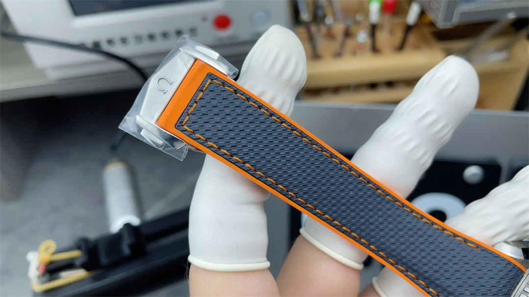 VSF Seamaster 600M Grey Orange Replica – 43.5mm Titanium Diver Watch - Image 8