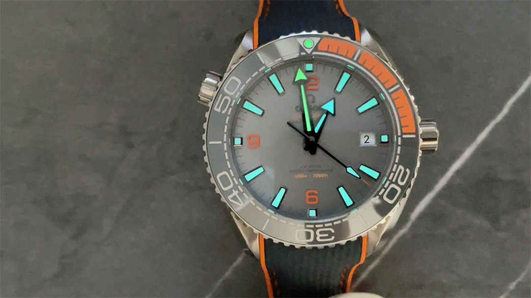 VSF Seamaster 600M Grey Orange Replica – 43.5mm Titanium Diver Watch - Image 2