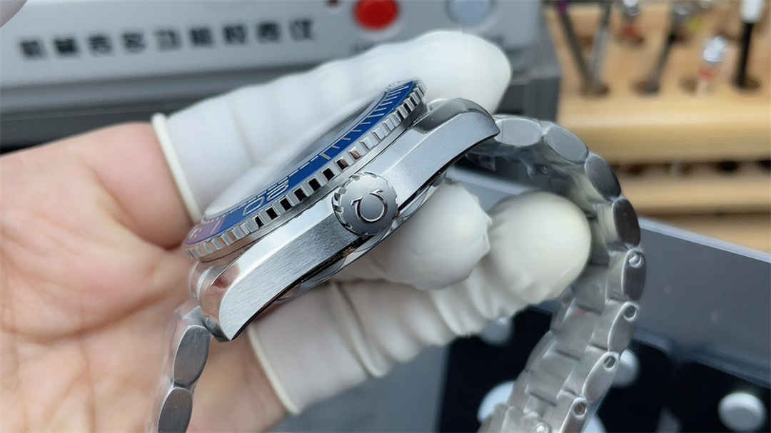 VSF Seamaster 600M Blue Replica – 43.5mm Stainless Steel Diver Watch - Image 6