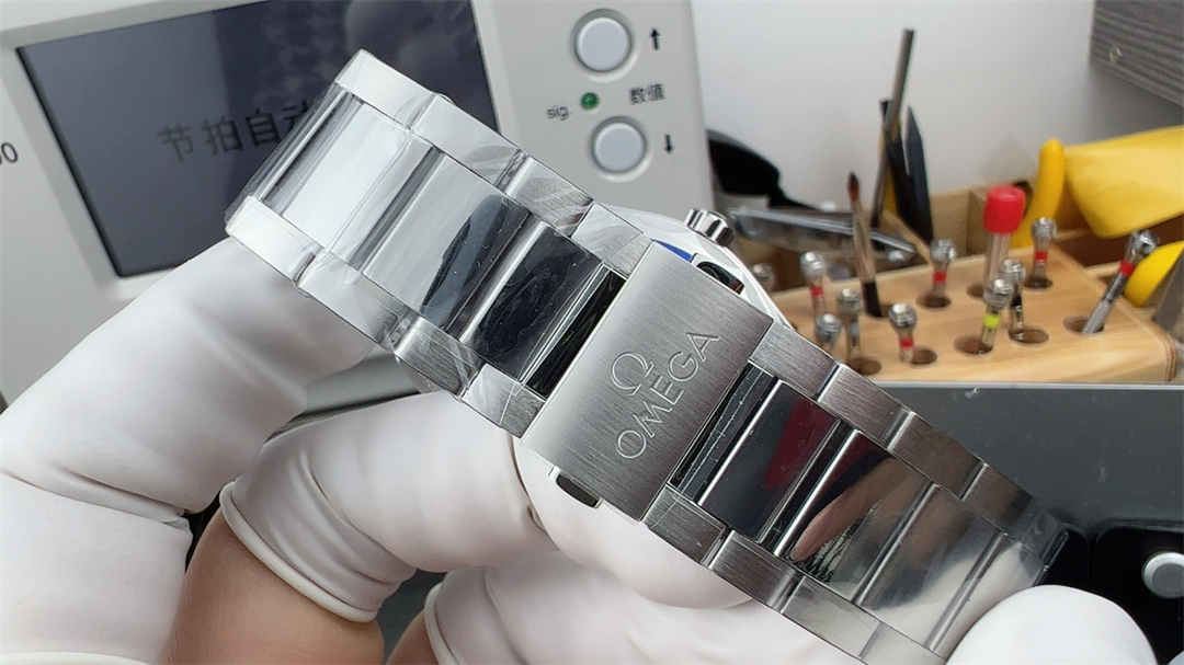 VSF Worldtimer Blue Replica – Stainless Steel Aqua Terra World Time Watch - Image 9