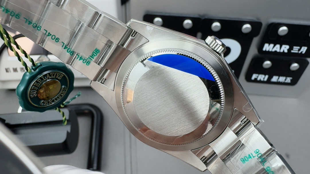 ZF Factory Rolex Sky Dweller Green Dial Replica – Jubilee Bracelet 42mm Luxury GMT Annual Calendar Watch - Image 8