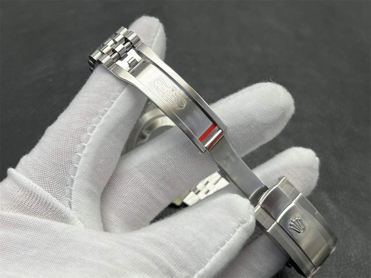Silver Datejust 41 Replica – Premium 41mm VS Factory Jubilee Bracelet Silver Dial Rolex Clone - Image 9