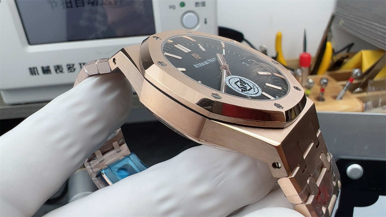 Audemars Piguet 15500 – Premium Royal Oak 41mm Rose Gold Automatic Watch - Image 5