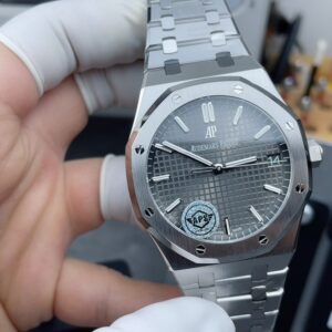 Audemars Piguet 15500 Grey – 41 mm Rose Steel Royal Oak with Cal.4302 Automatic Movement