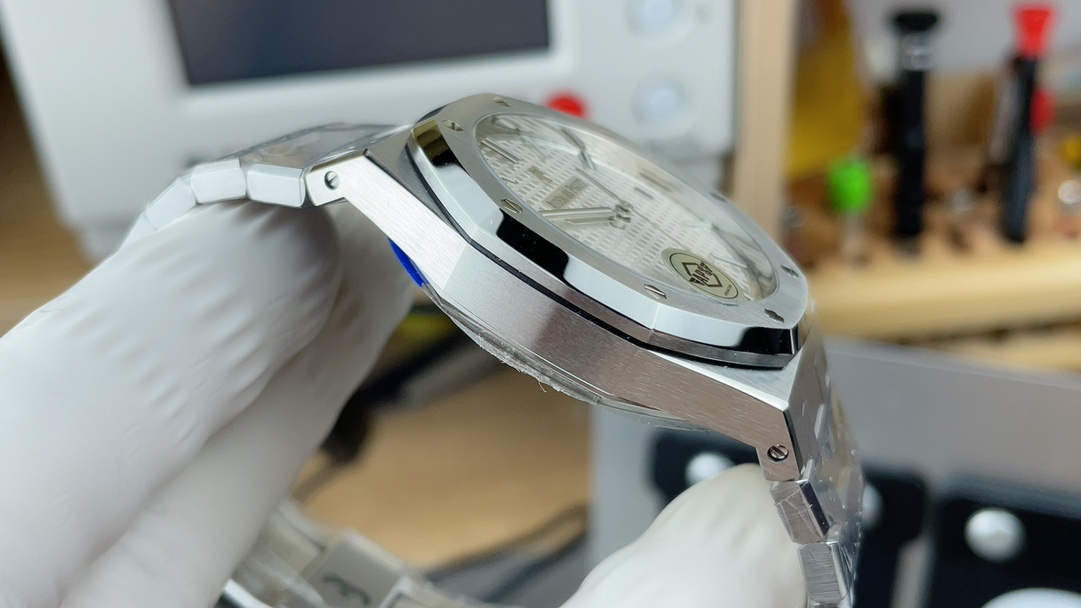 Audemars Piguet 15500 White – APS Factory Royal Oak 41mm Stainless Steel Automatic Watch - Image 5