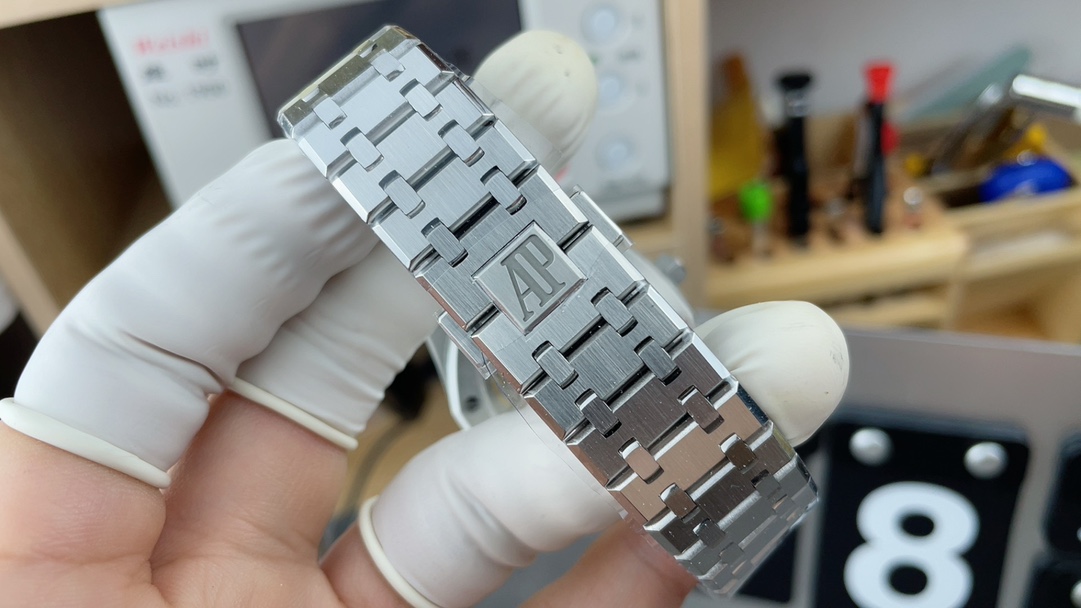 Audemars Piguet 15500 White – APS Factory Royal Oak 41mm Stainless Steel Automatic Watch - Image 9