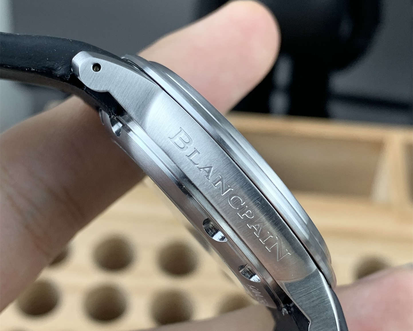 Blancpain Leman Big Date Replica 2850B-1130-64B – 6950 Automatic Movement - Image 9