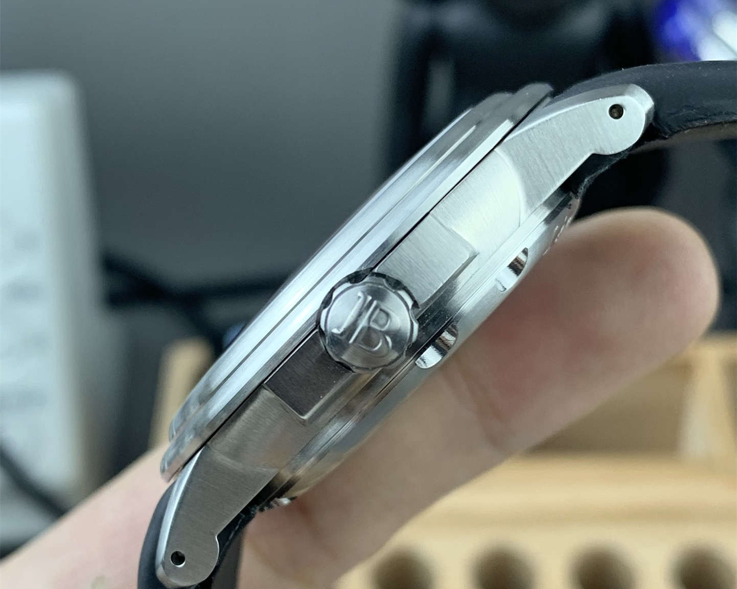 Blancpain Leman Big Date Replica 2850B-1130-64B – 6950 Automatic Movement - Image 6