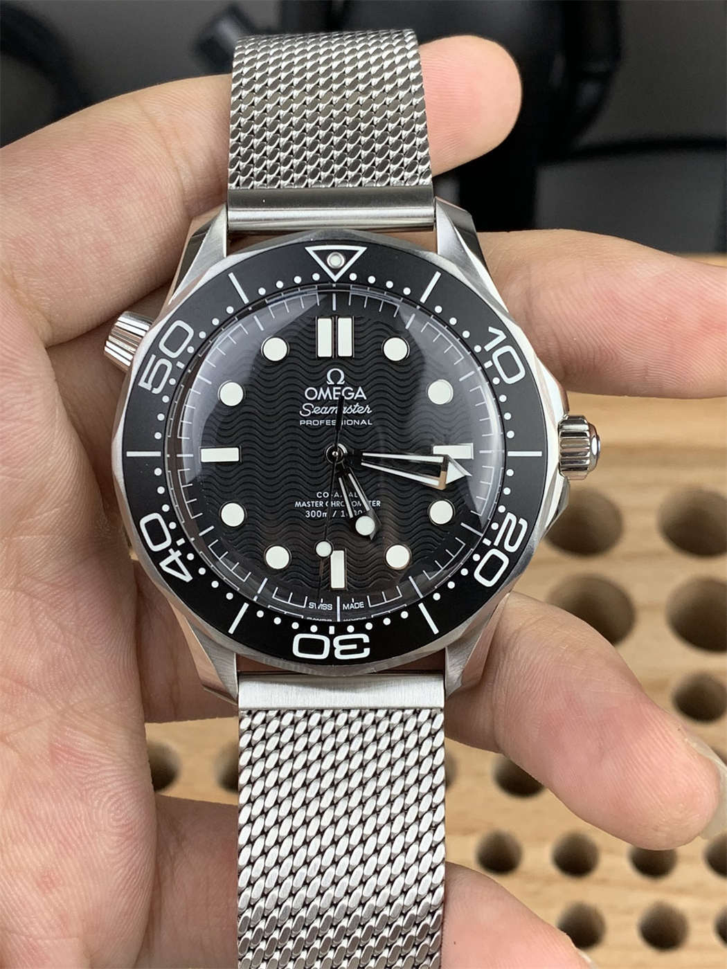 VS Factory Seamaster 300M Replica – Black Dial 42mm Stainless Steel