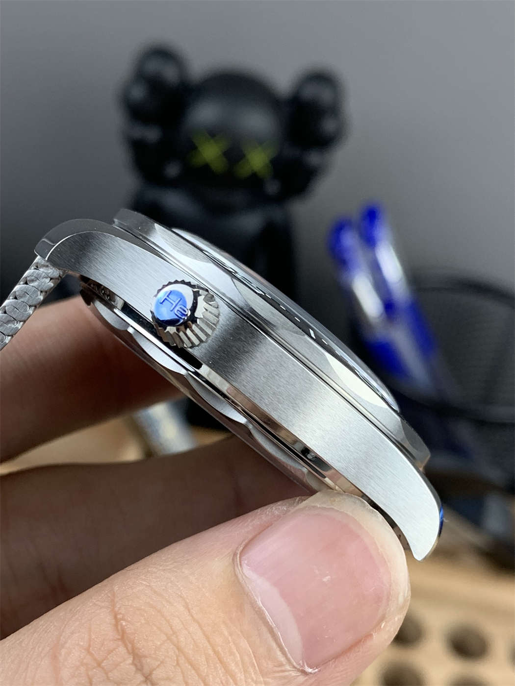 VS Factory Seamaster 300M Replica – Black Dial 42mm Stainless Steel - Image 6