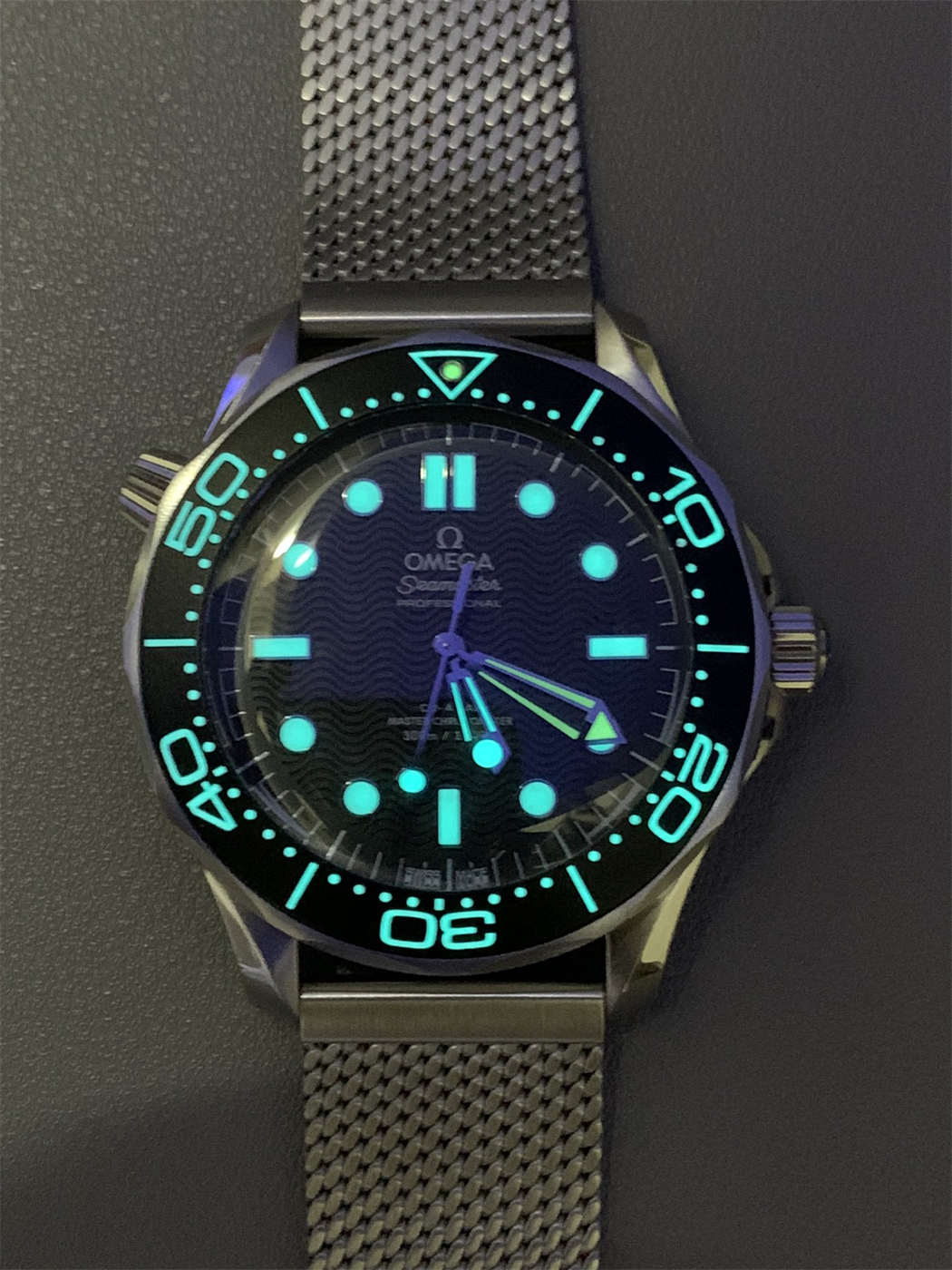 VS Factory Seamaster 300M Replica – Black Dial 42mm Stainless Steel - Image 7