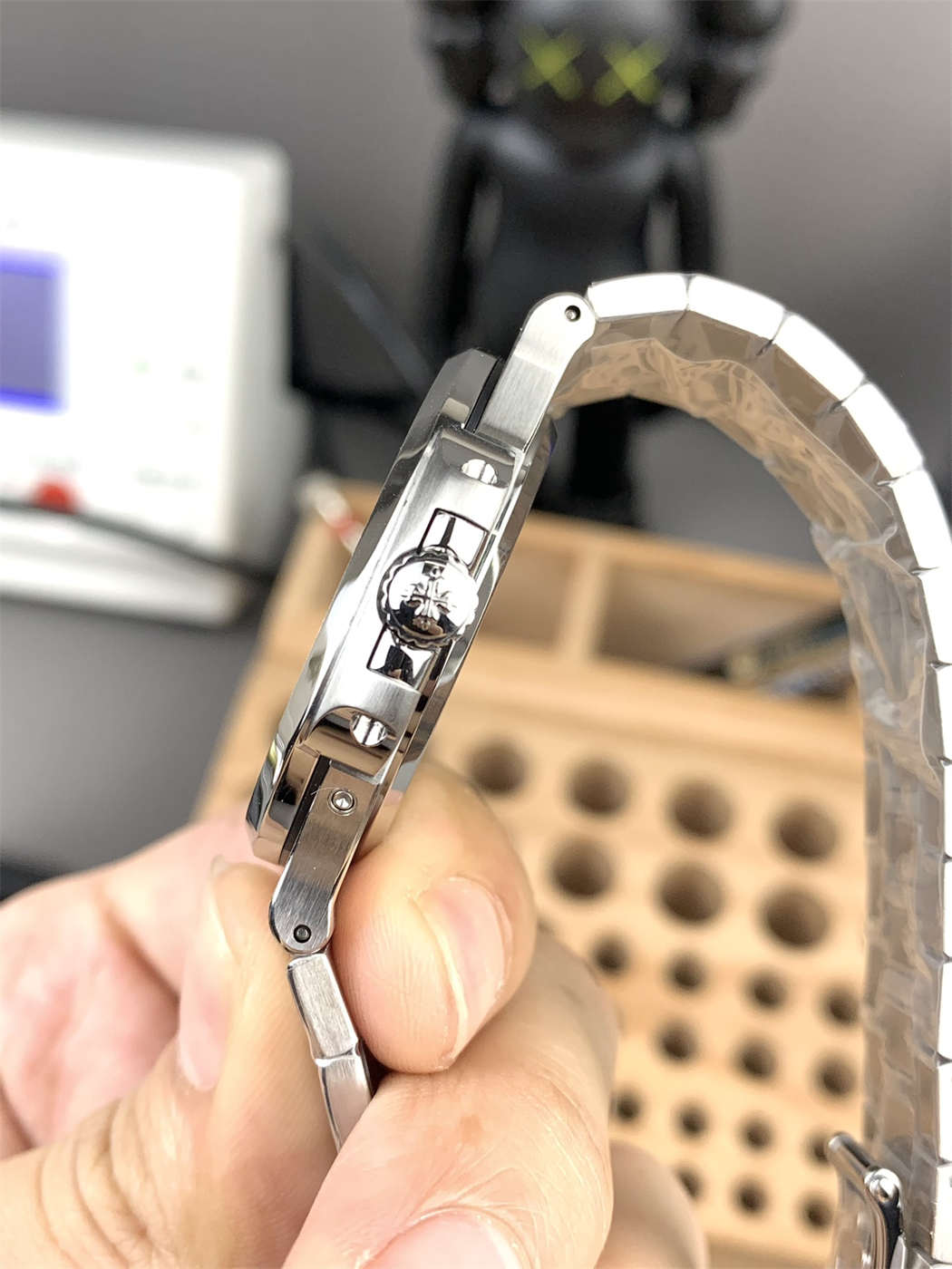 Patek Philippe 5712 Replica – PPF V3 Nautilus Blue Dial - Image 4