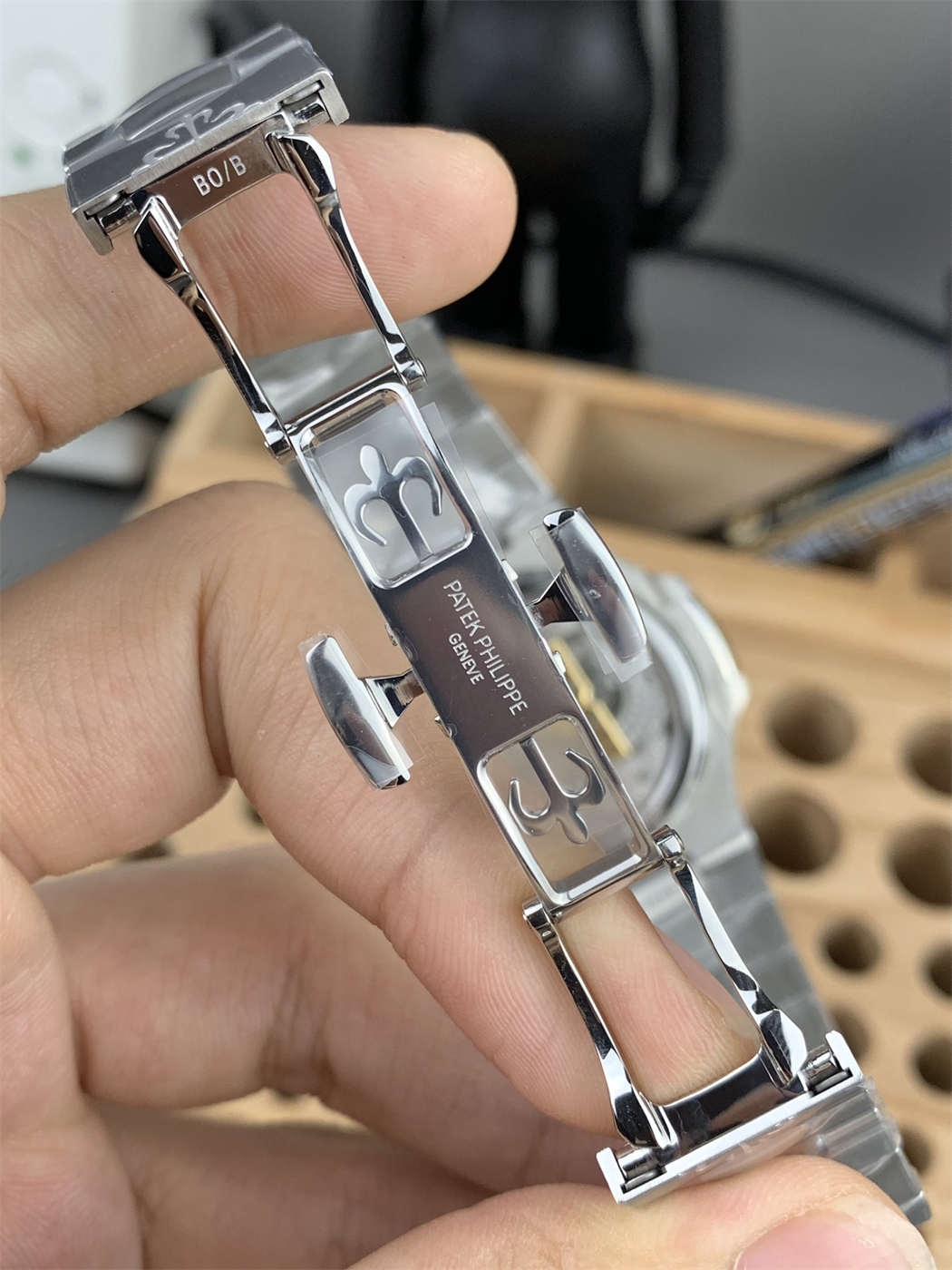 Patek Philippe 5712 Replica – PPF V3 Nautilus Blue Dial - Image 6