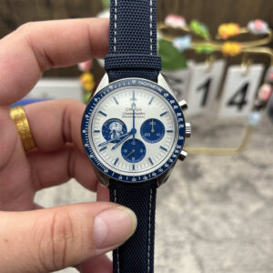 Omega Speedmaster Snoopy Replica 310.32.42.50.02.001 – Silver Snoopy Manual Chronograph 42mm