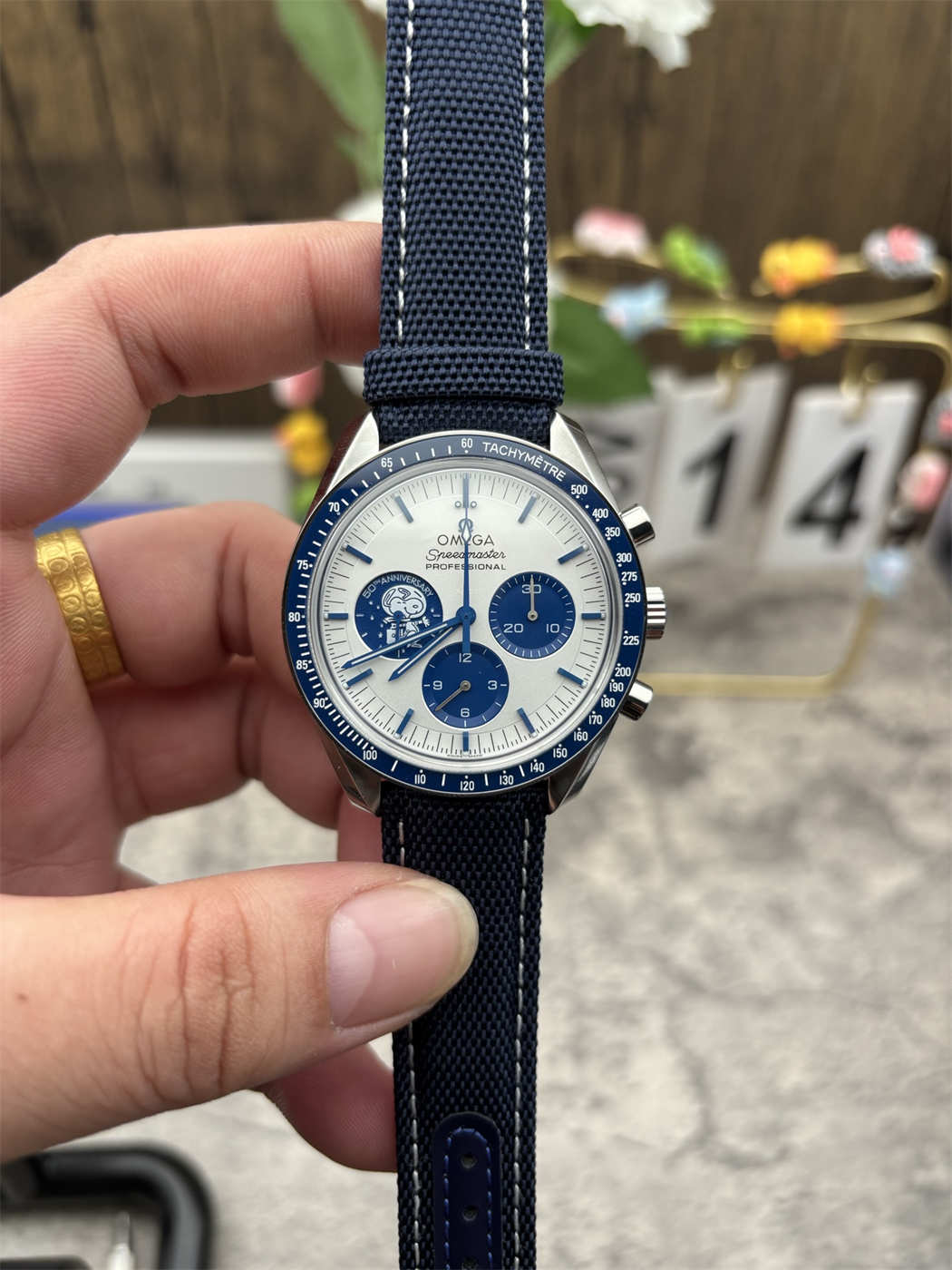 Omega Speedmaster Snoopy Replica 310.32.42.50.02.001 – Silver Snoopy Manual Chronograph 42mm