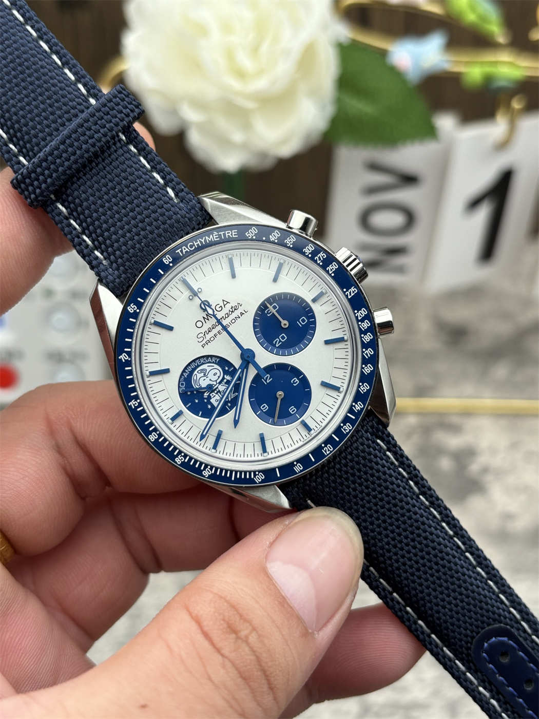 Omega Speedmaster Snoopy Replica 310.32.42.50.02.001 – Silver Snoopy Manual Chronograph 42mm - Image 3