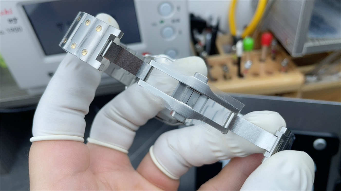 Cartier Santos W2SA0007 Replica – Medium 35.1mm Two-Tone Automatic Steel & Gold - Image 9