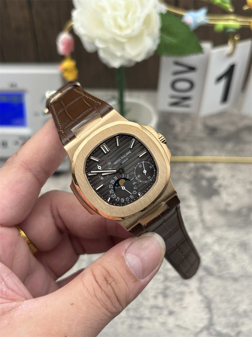 Patek Philippe Nautilus 5712 Replica – 5712GR-001 Rose Gold Moonphase Watch