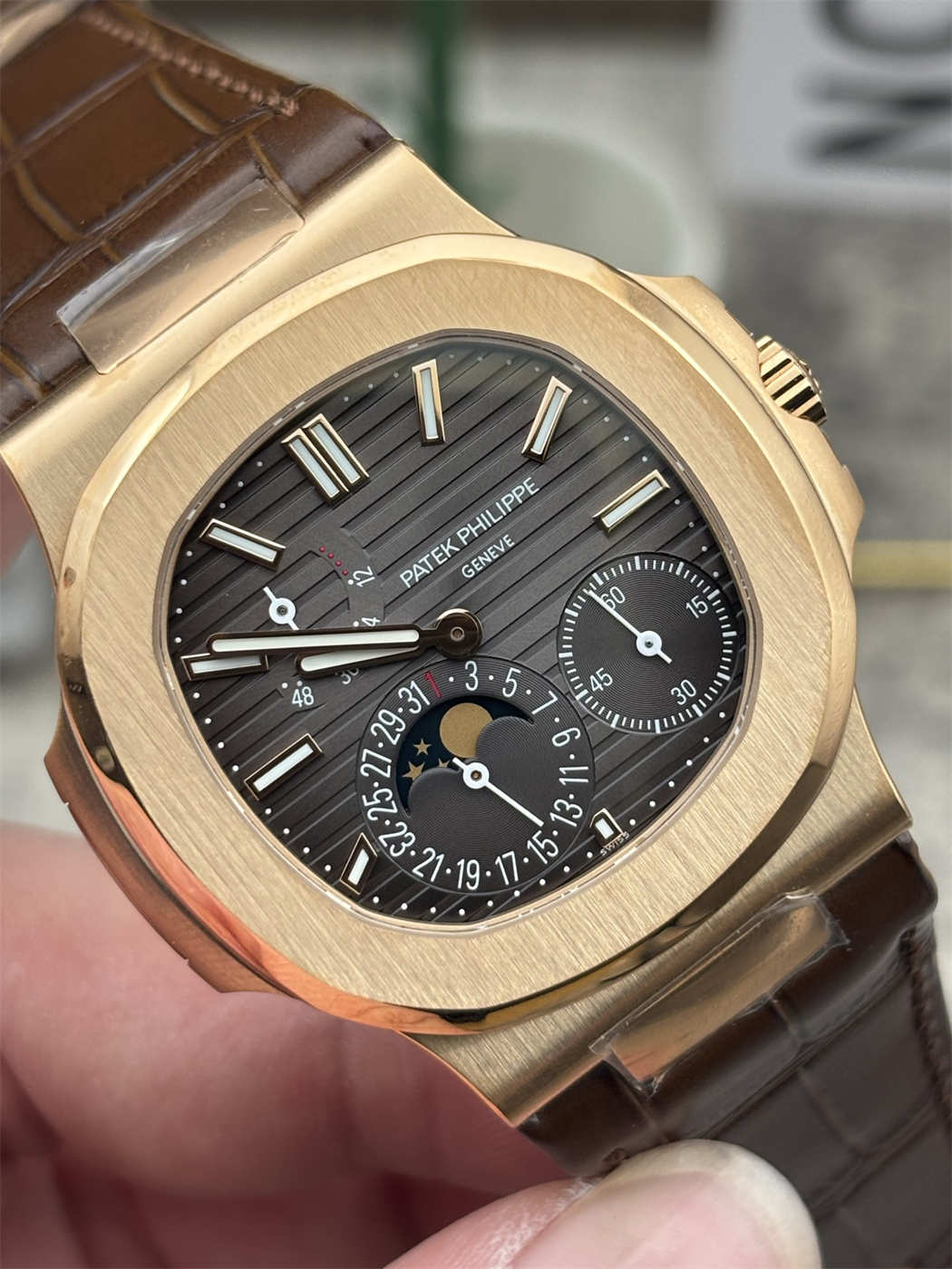 Patek Philippe Nautilus 5712 Replica – 5712GR-001 Rose Gold Moonphase Watch - Image 6