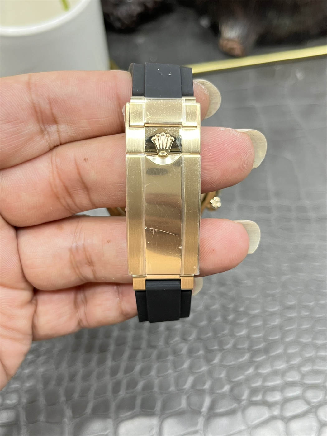 Rolex Daytona 126518LN Replica – Yellow Gold Oysterflex Chronograph - Image 7