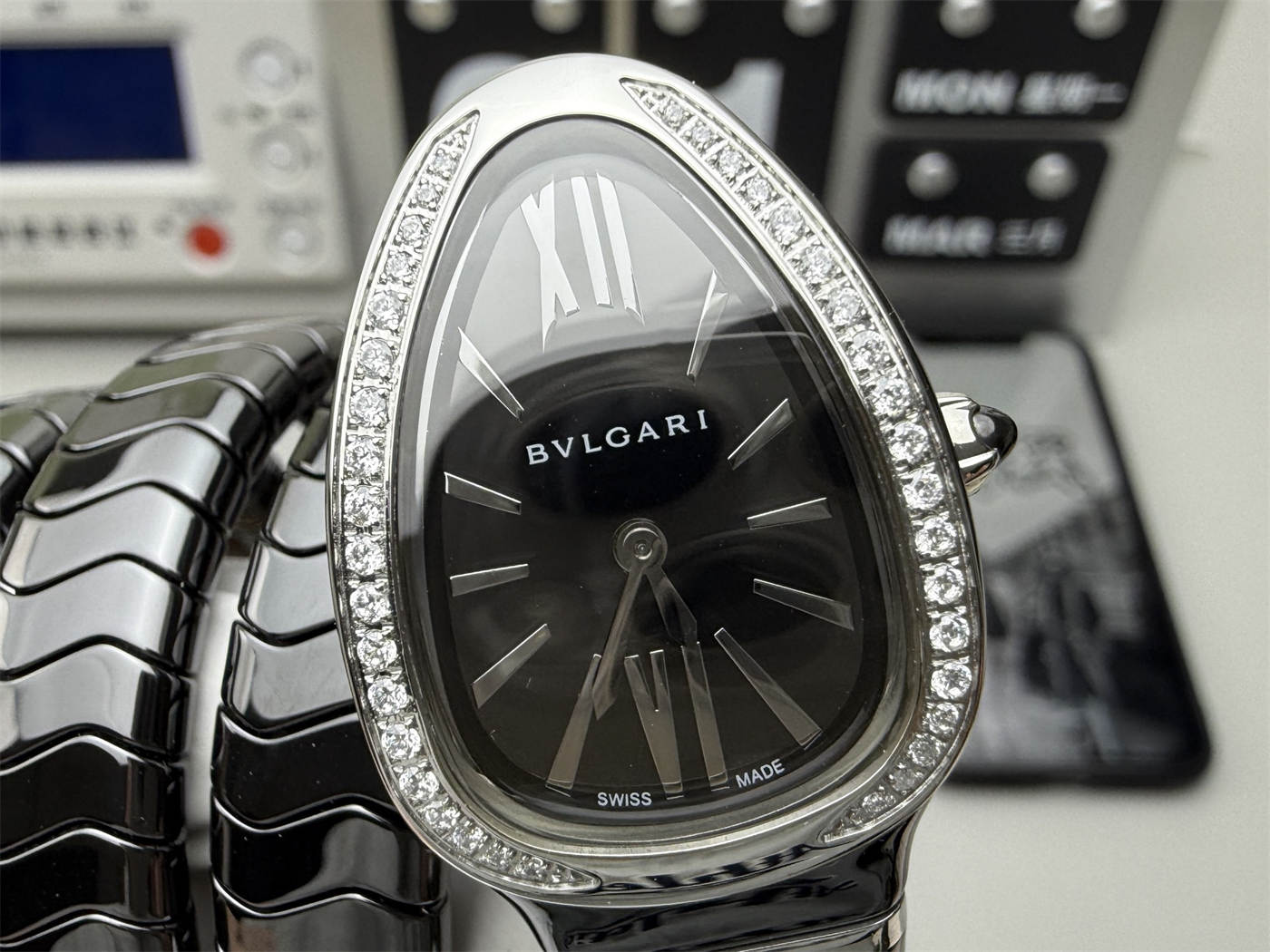 Bvlgari Serpenti 102803 Replica – Black Diamond Ceramic Watch - Image 5