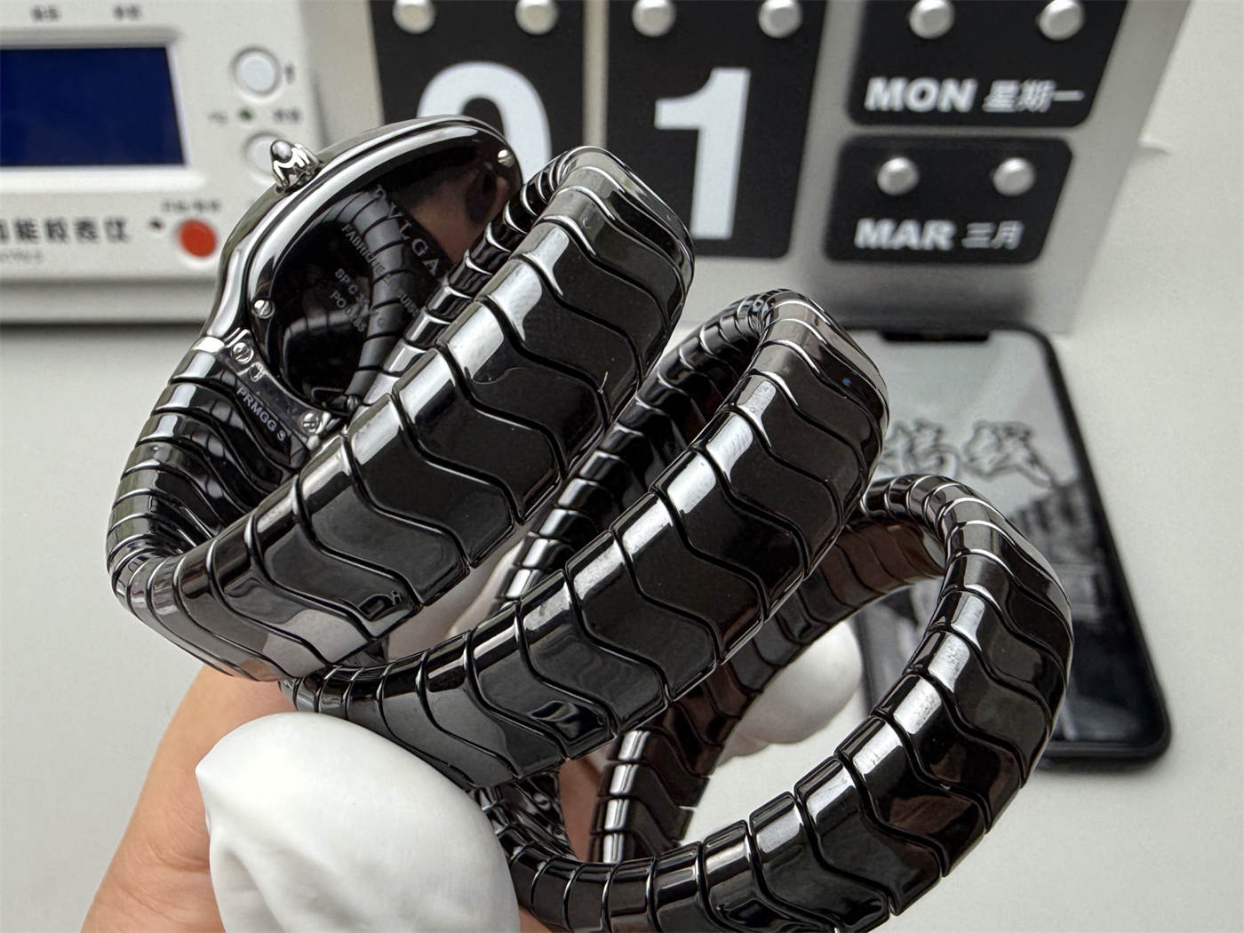 Bvlgari Serpenti 102803 Replica – Black Diamond Ceramic Watch - Image 6