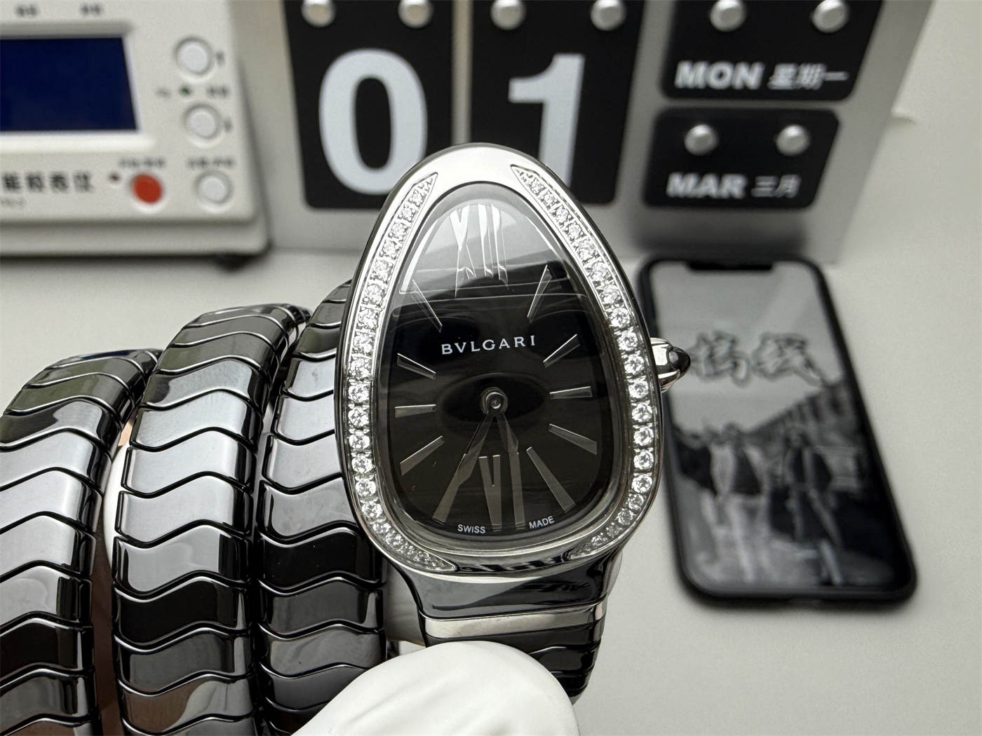 Bvlgari Serpenti 102803 Replica – Black Diamond Ceramic Watch - Image 2