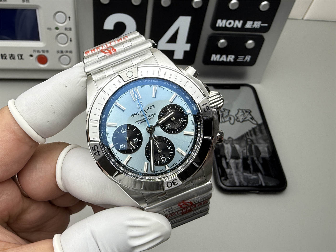 Breitling Chronomat 42 Replica – Blue Dial Steel Bracelet Automatic Watch - Image 3